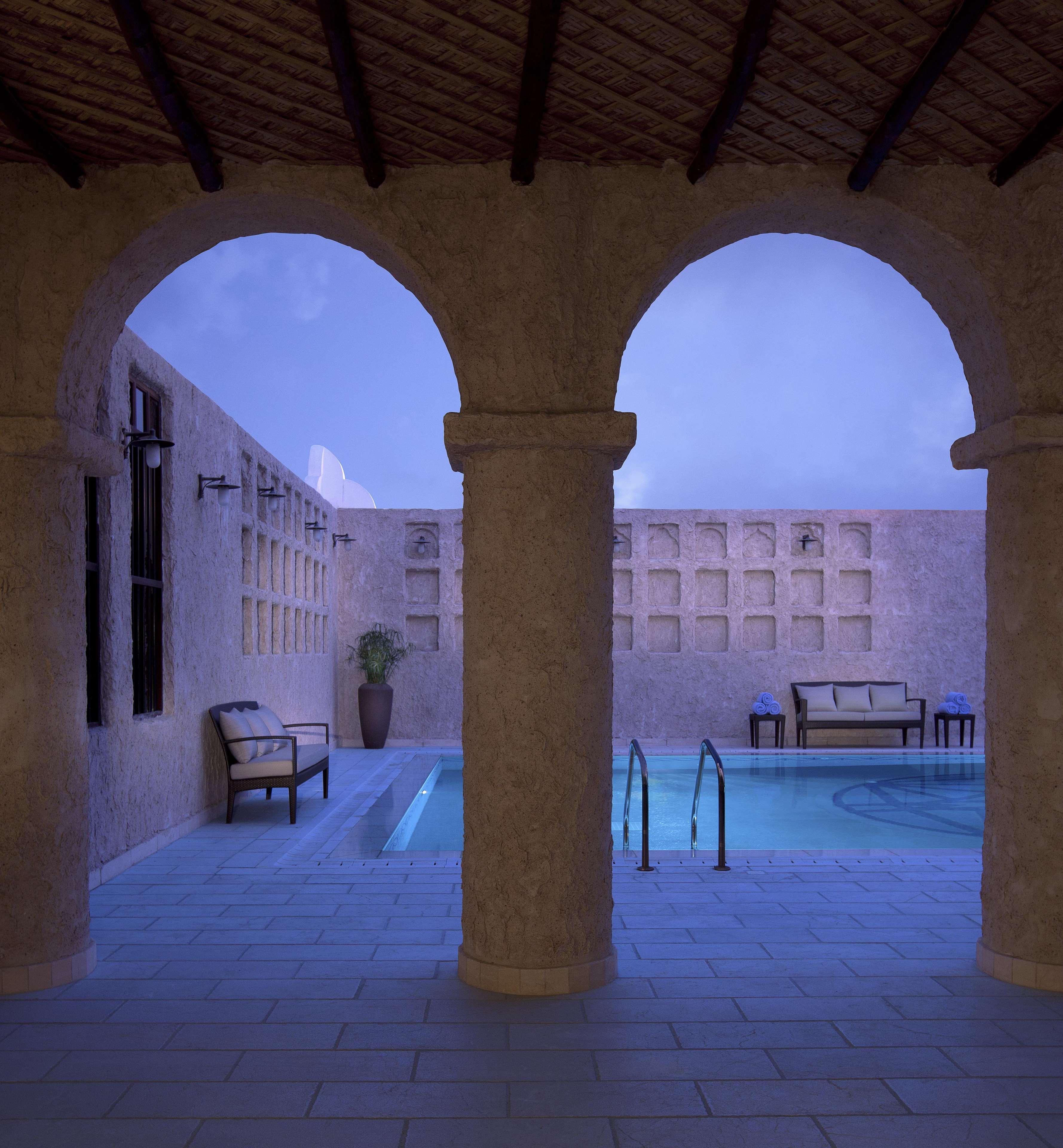 Souq Waqif Boutique Hotels - Tivoli Ad Dawhah Esterno foto The pool at the Ritz-Carlton, Bahrain